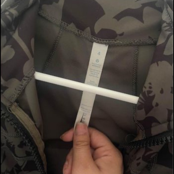 Lululemon Define Jacket size 4 - Picture 2 of 3
